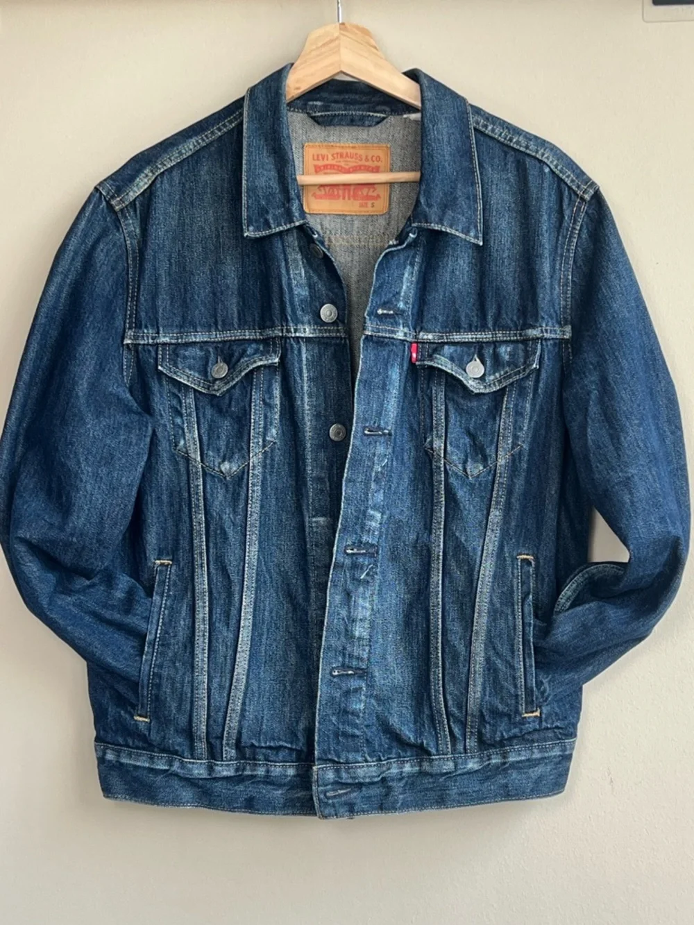 Levi's Vintage-Inspired Men’s Trucker Denim Jacket Size S - Picture 3 of 10